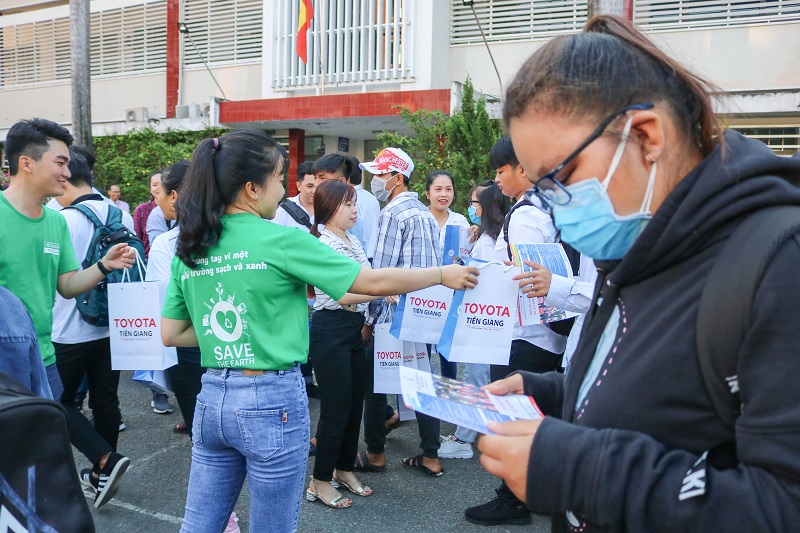 toyota-tien-giang-dong-hanh-cung-truong-dai-hoc-tien-giang-trong-ngay-hoi-tu-van-huong-nghiep-tuyen-sinh-nam-2019-07