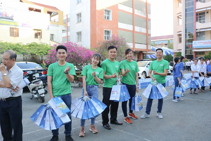 toyota-tien-giang-dong-hanh-cung-truong-dai-hoc-tien-giang-trong-ngay-hoi-tu-van-huong-nghiep-tuyen-sinh-nam-2019-10